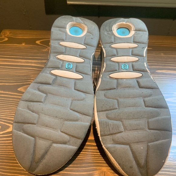 Bzees 9.5 medium shoes sneakers slip on good used condition - Picture 4 of 6